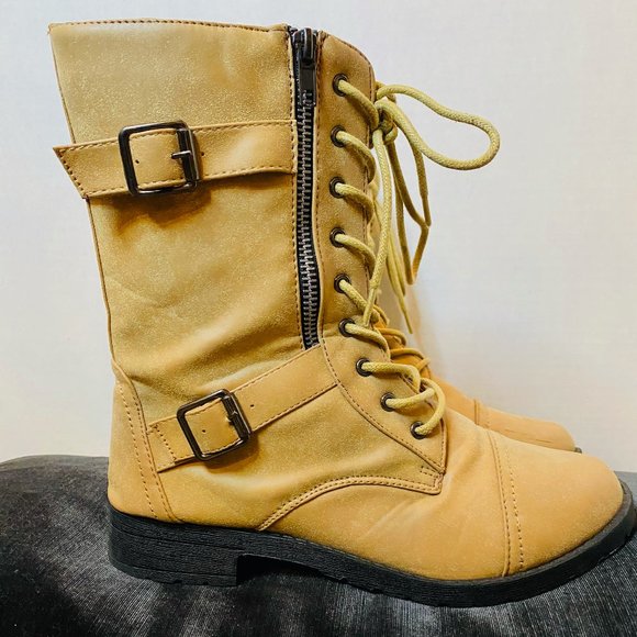 Stylish Tan Combat like Boots - Picture 4 of 4